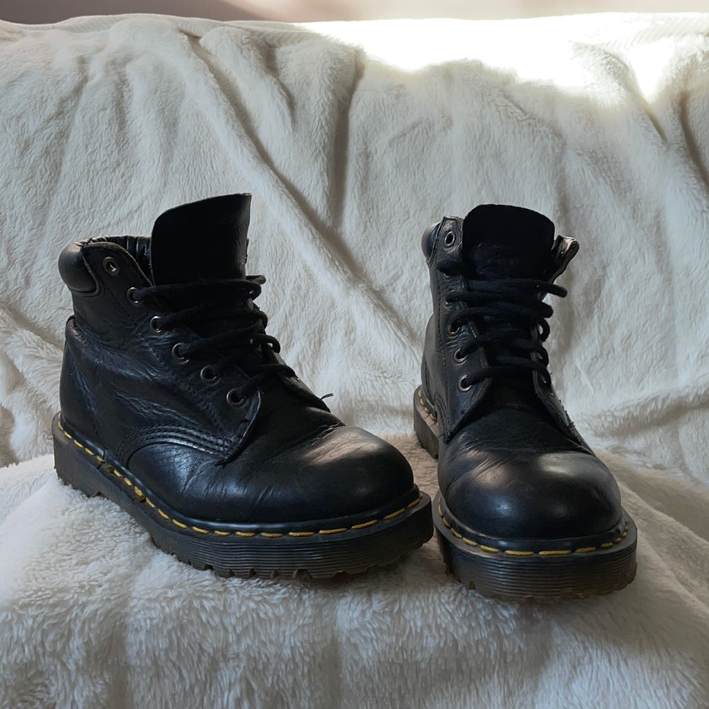 COPY - Dr. Martens - Fit size 6.5 - Real Leather Vintage Combat Boot